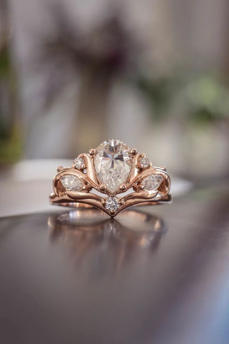 Bridal ring set with pear cut moissanite / Swanlake