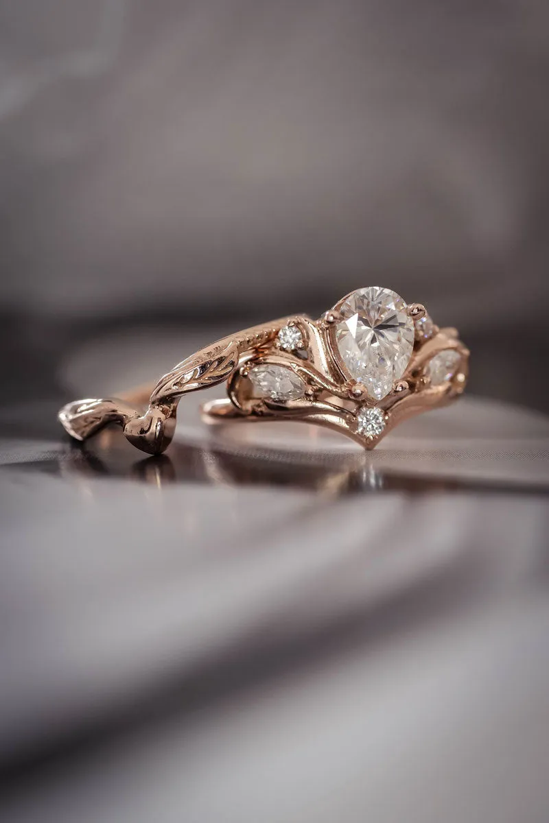Bridal ring set with pear cut moissanite / Swanlake