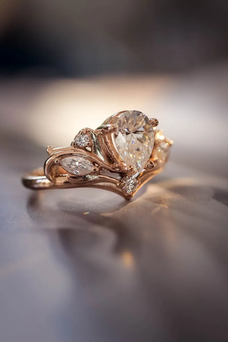 Bridal ring set with pear cut moissanite / Swanlake