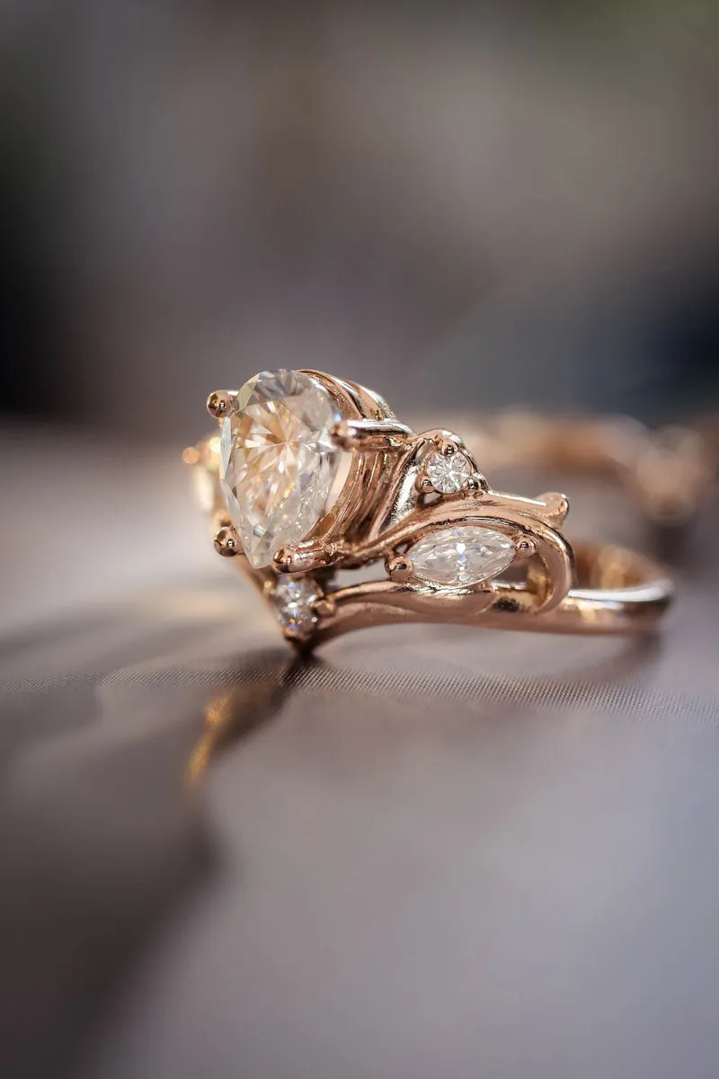 Bridal ring set with pear cut moissanite / Swanlake