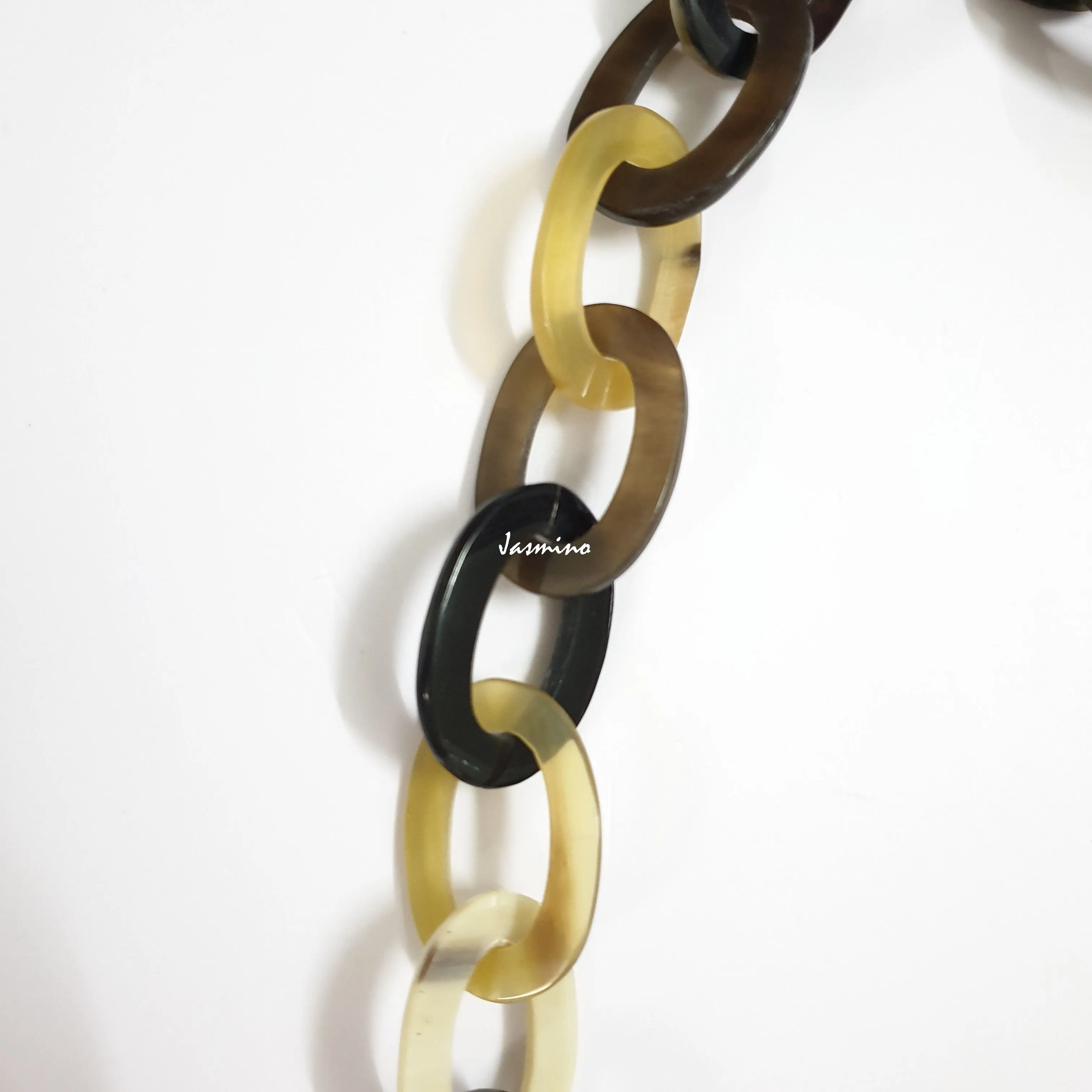 Colorful and Trendy Necklace J18140, Made by Buffalo Horn and Lacquer