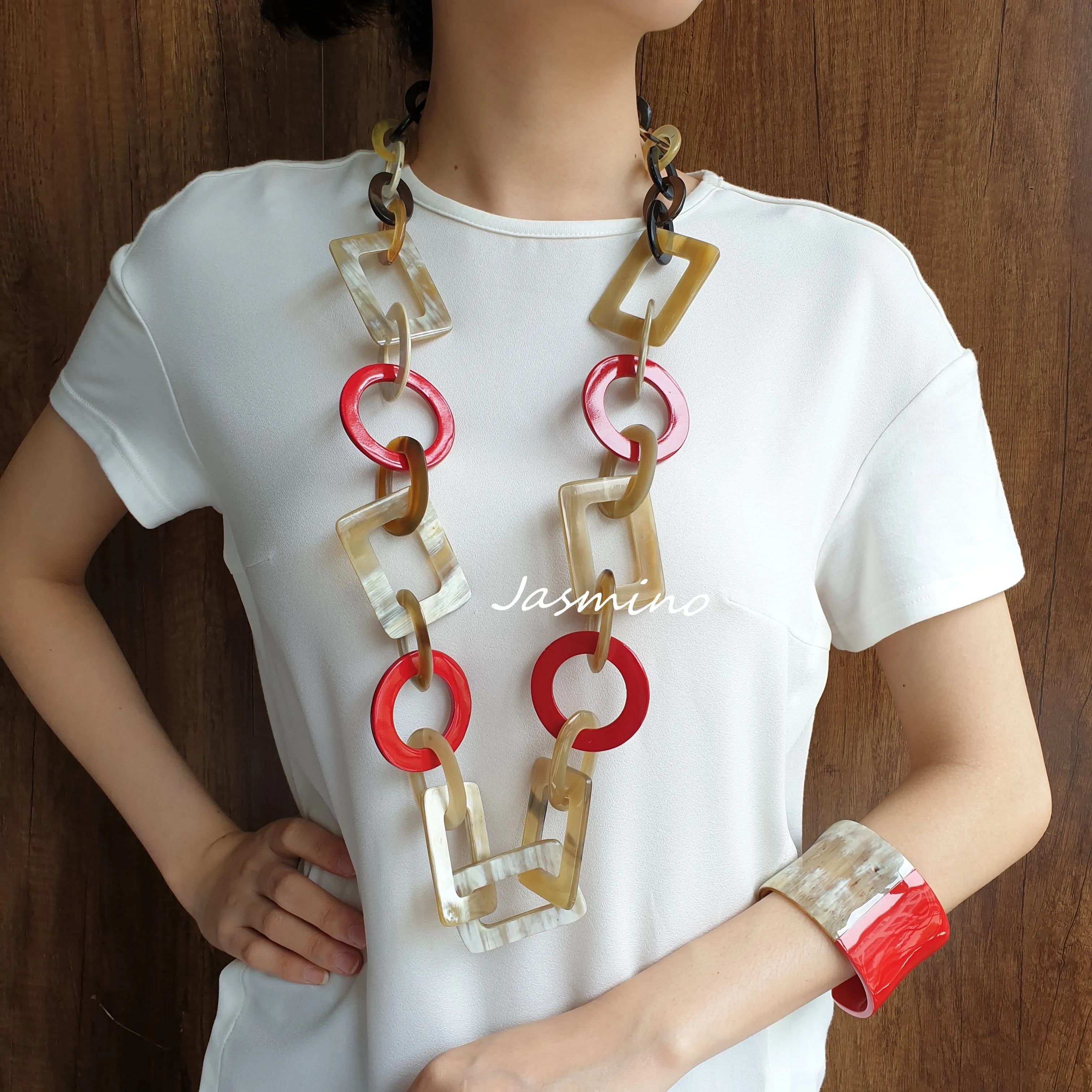 Colorful and Trendy Necklace J18140, Made by Buffalo Horn and Lacquer