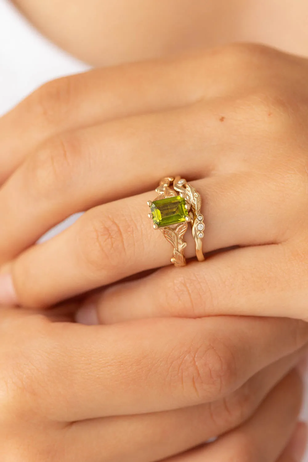 Emerald cut peridot bridal ring set, gold leaves engagement and wedding rings / Freesia