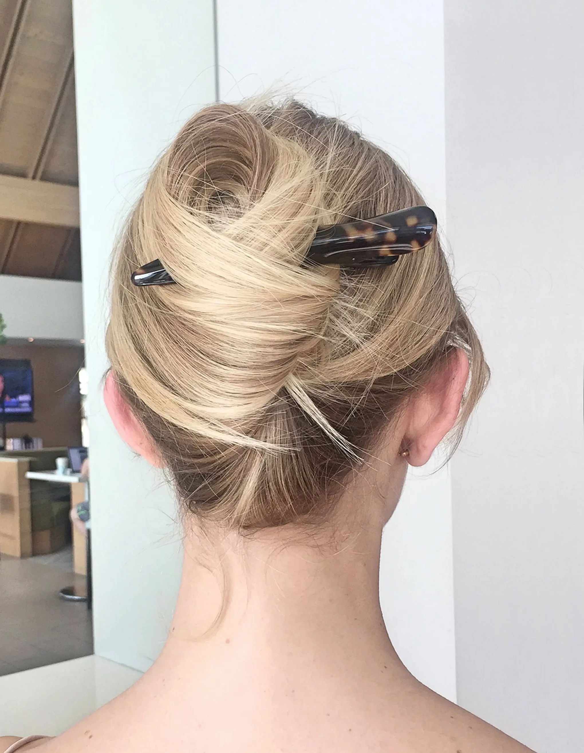 Ficcare Bella Beak Hair Clip in French Acetate