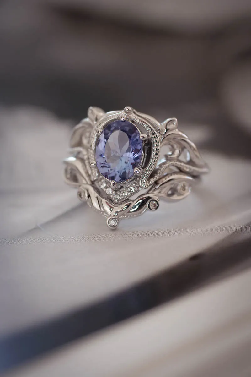 Lavender tanzanite and diamonds engagement ring / Lida oval