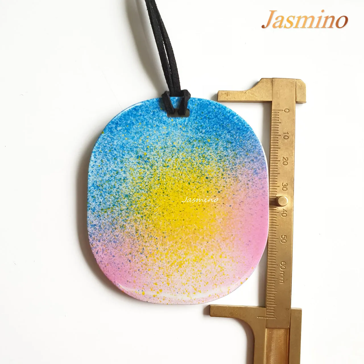 Unique Handmade Pendant J17561, Made by Buffalo Horn and Lacquer
