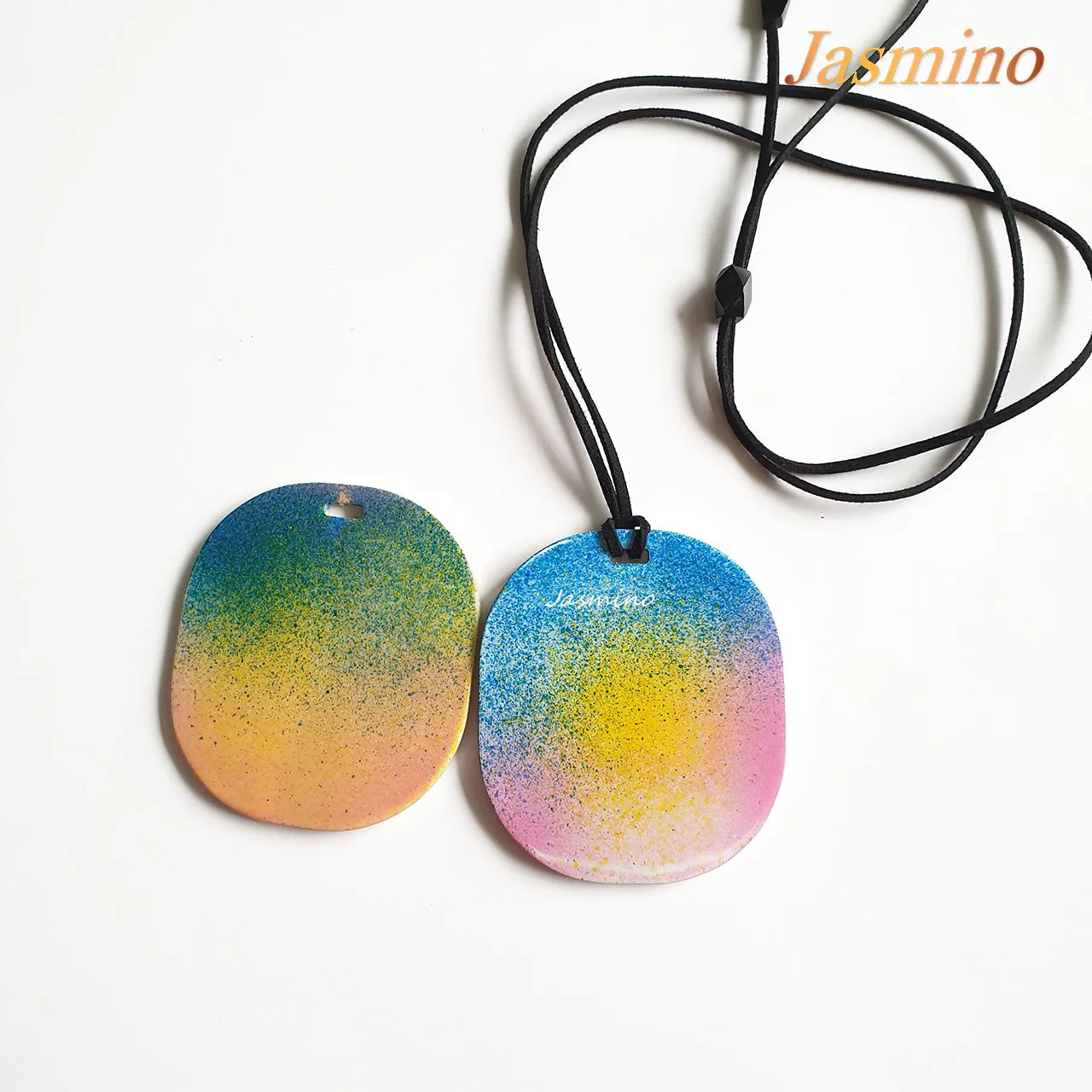 Unique Handmade Pendant J17561, Made by Buffalo Horn and Lacquer