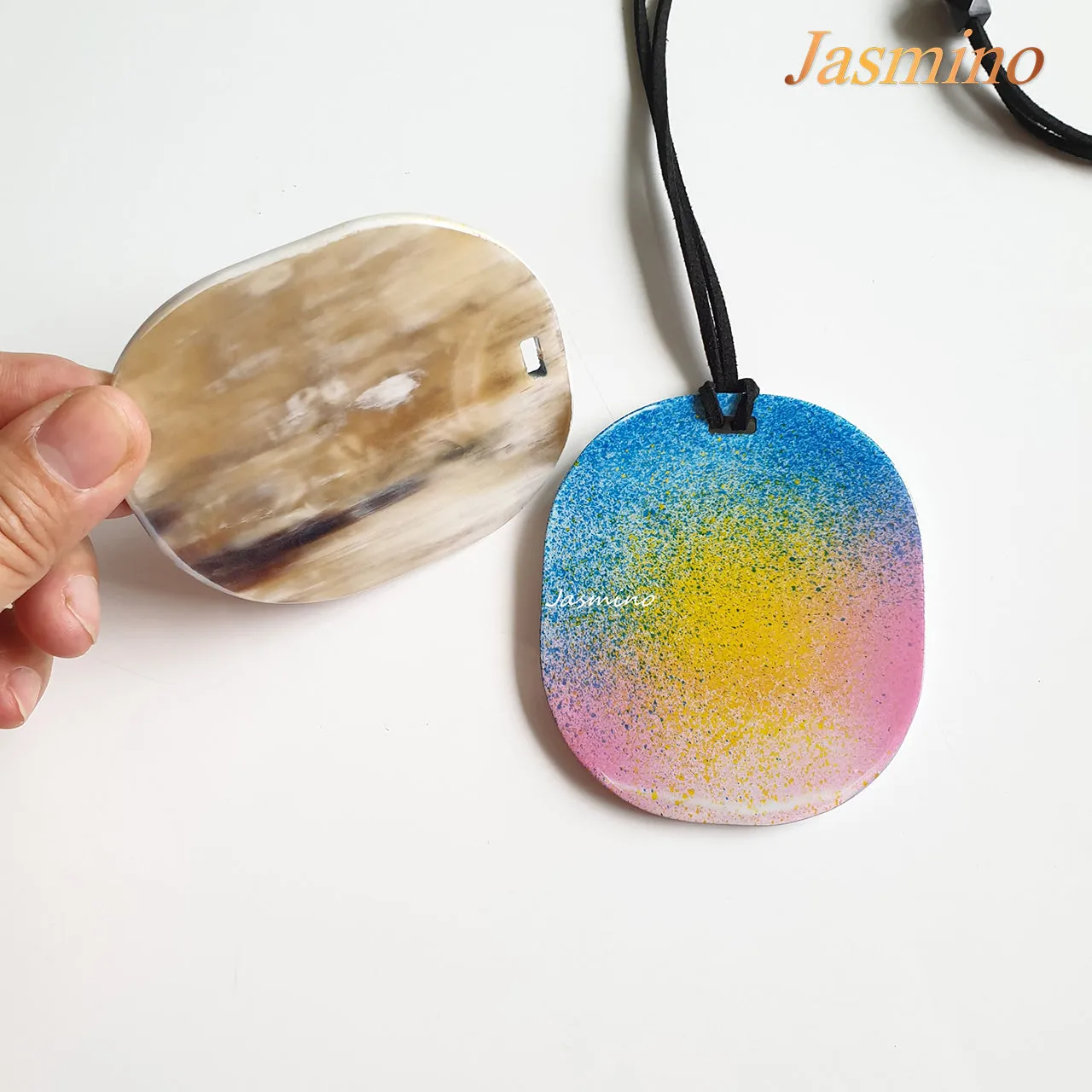 Unique Handmade Pendant J17561, Made by Buffalo Horn and Lacquer