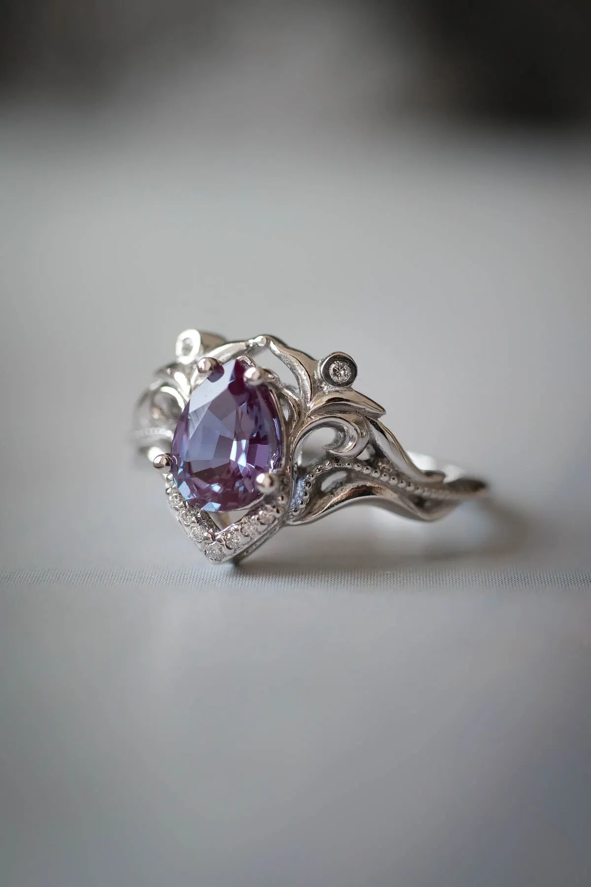 Vintage inspired gold ring with alexandrite and diamonds  / Lida small
